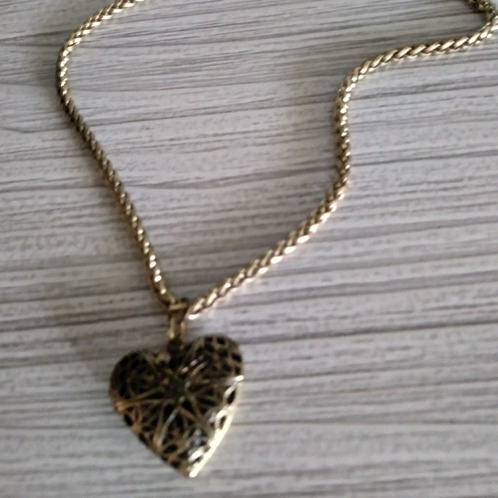 Pendant necklace